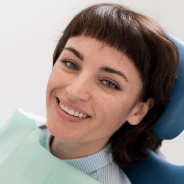 Complete Smile Makeover Guide Using Cosmetic Dentistry